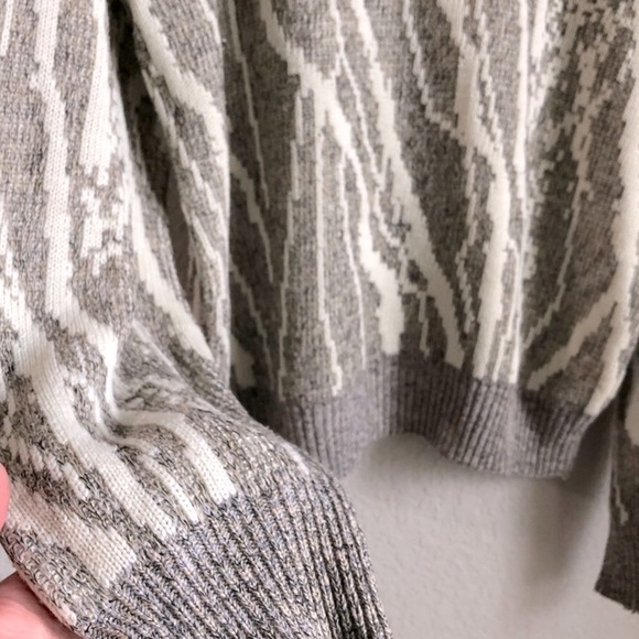 ✨VTG Sweater✨ - Picture 2 of 6